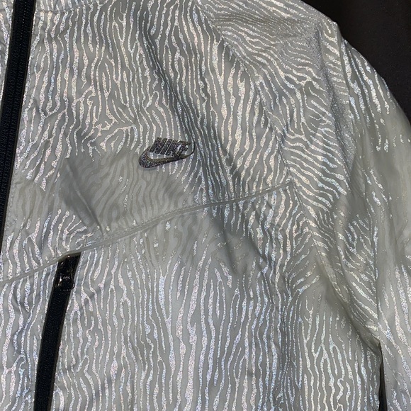 Nike zebra print jacket, worn a couple times - Picture 4 of 4